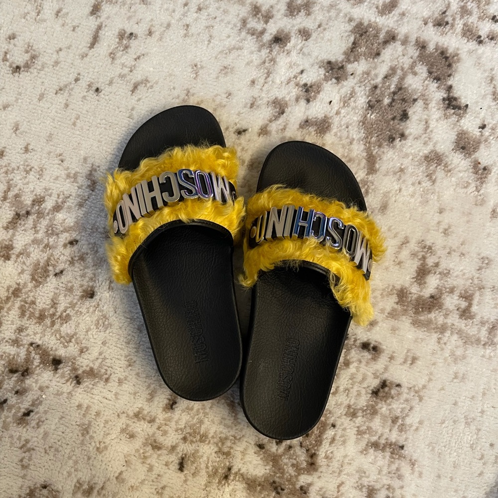Moschino slides